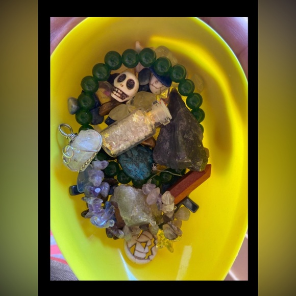 Hand Crafted Jewelry - 💀Skull beads & charms .Crystal confetti 🎉  premade scoop bag tumbled raw stones